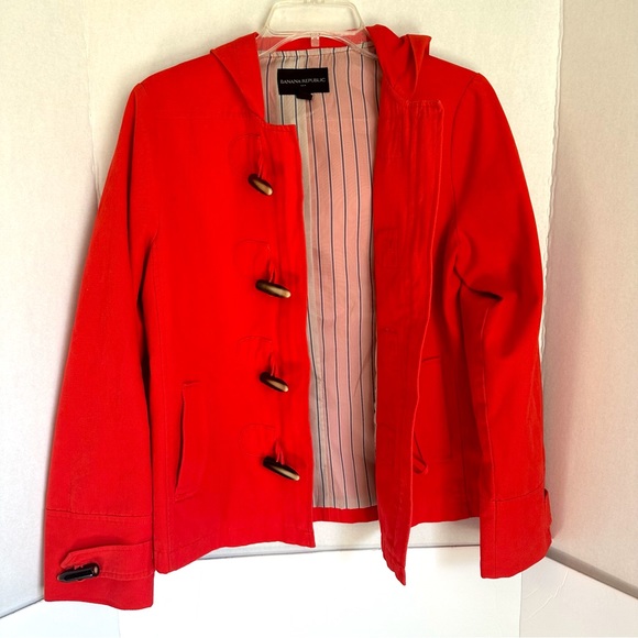 🍓Banana Republic Jacket Size Small Hooded Red Toggle closure Pink lining - Picture 1 of 12